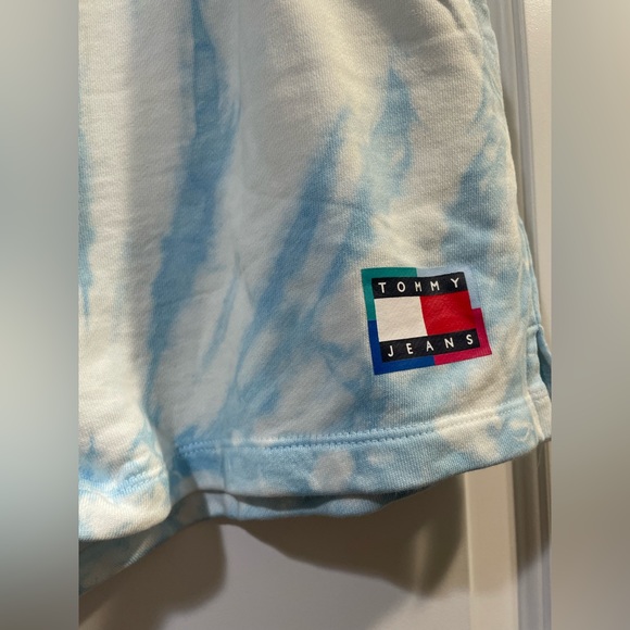 Never worn Tommy Hilfiger shorts size S - Picture 2 of 6